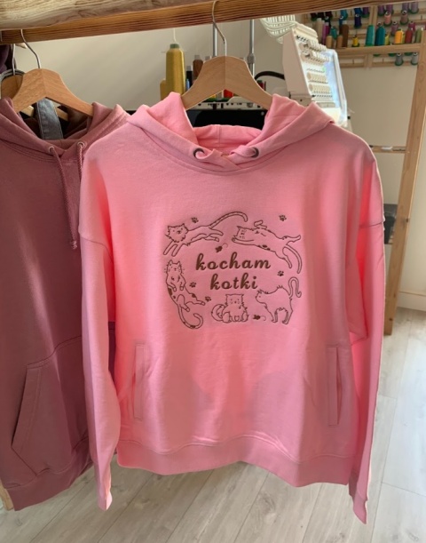 Bluza oversize z haftem (280g) - Kocham kotki Bluza oversize z haftem (280g) - Kocham kotki