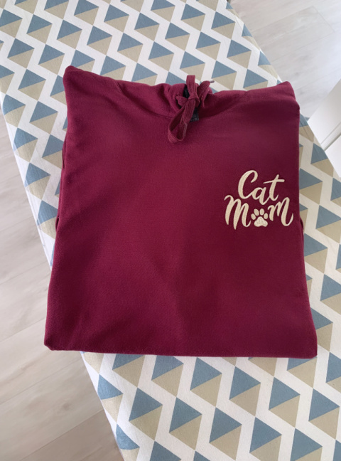 Bluza z kapturem- Wino XL - Cat Mom - Nadanie 24H! Bluza z kapturem- Wino XL - Cat Mom - Nadanie 24H!